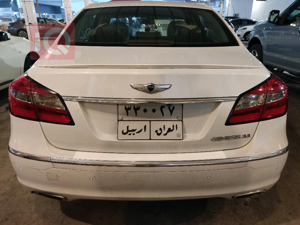 هیوندای جێنسس